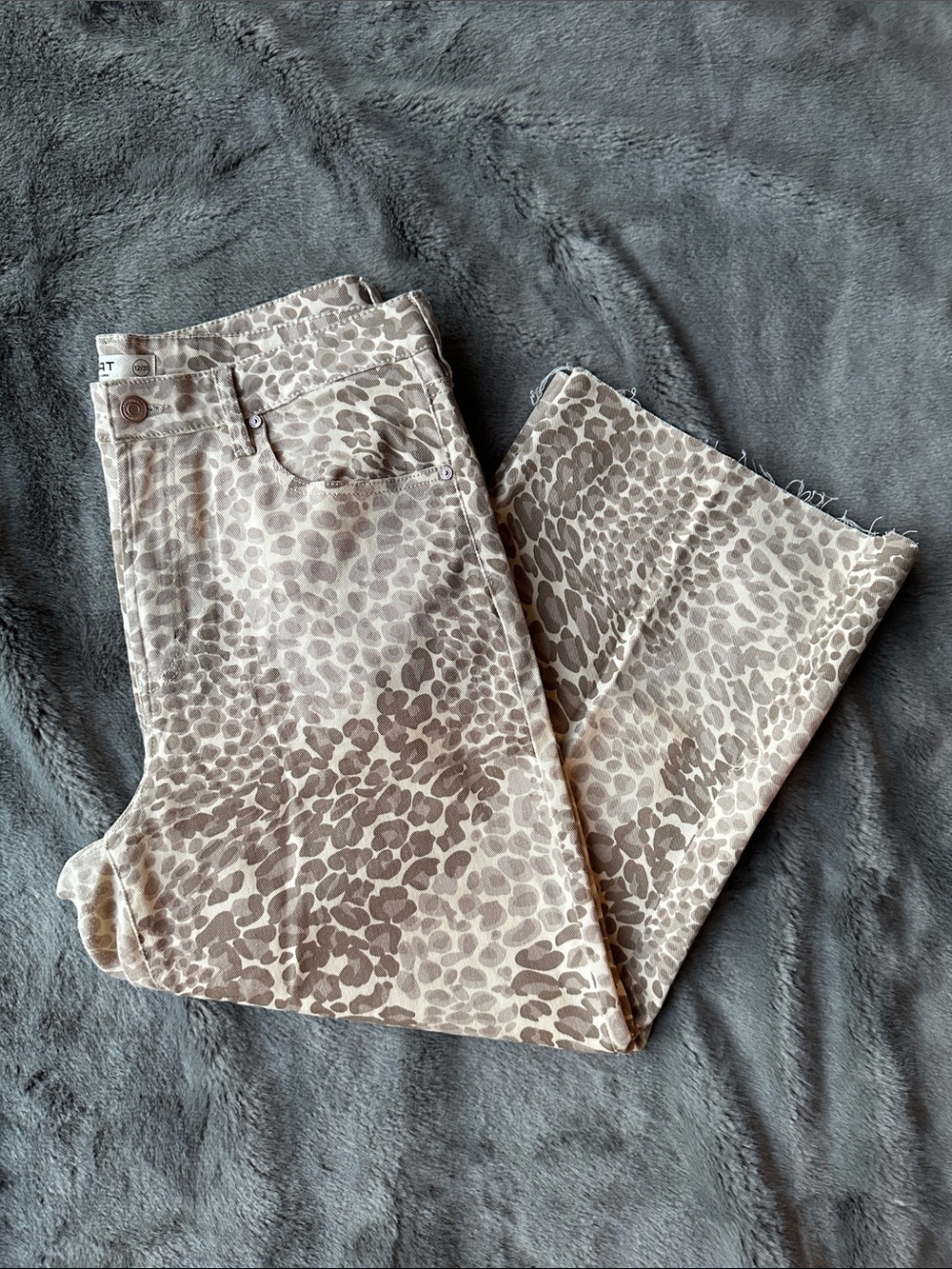 Oat New York Leopard-Print Wide-Leg Jeans in Taupe & Cream